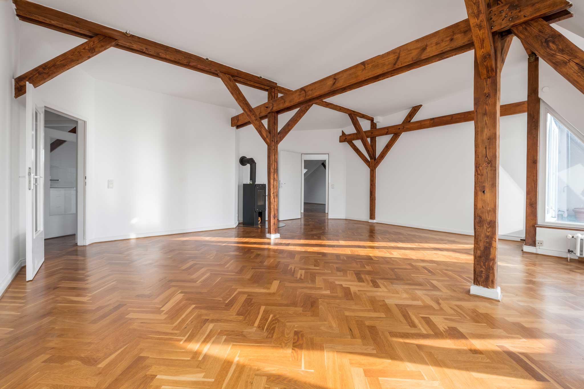 Wir nehmen Ihnen sämtliche Arbeiten der Wohnungsauflösung, Entsorgung ab und hinterlassen Ihr Objekt besenrein!
